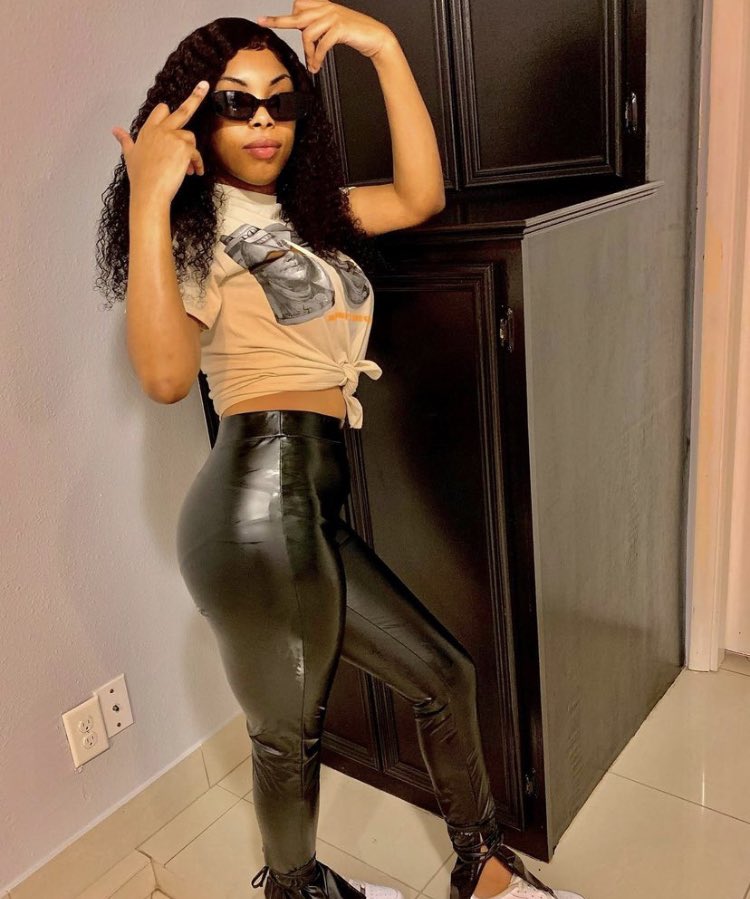 ChanteeeM's tweet image. Look, that b* a ten, her attitude bad 🔥🖤