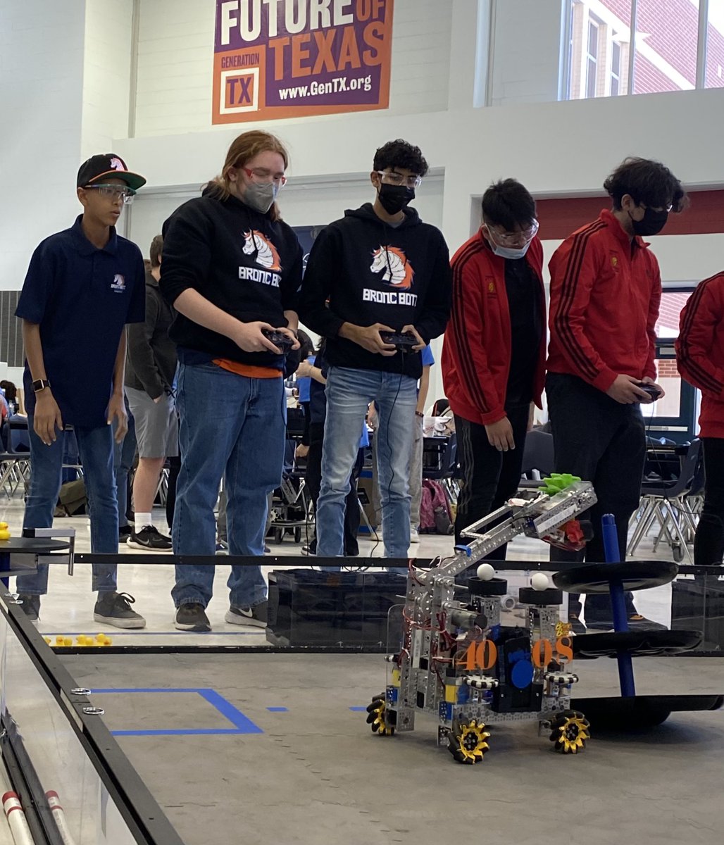 KyleShroyer12's tweet photo. It’s a great day for @NISDBrandeis @BroncBotz to compete!! #coding #STEMkids @geriberger08 @NISD_CTE https://t.co/F8UR4ezFRw