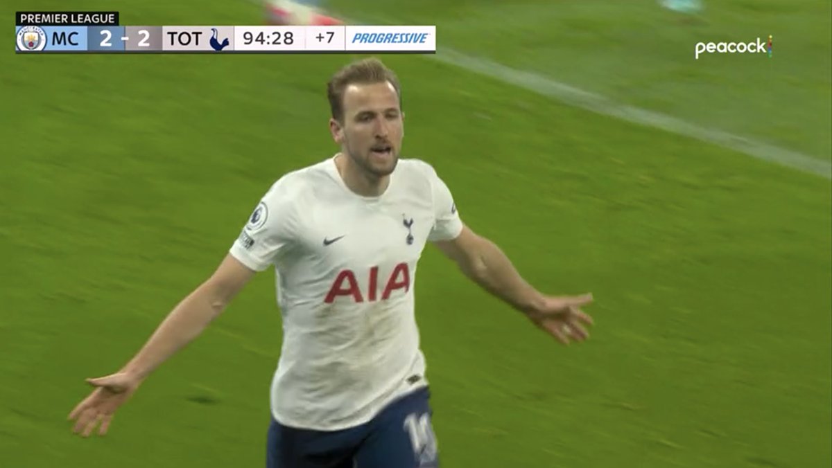 FOXSoccer's tweet photo. KANE GIVES TOTTENHAM THE LEAD IN STOPPAGE TIME 3-2! 😱 https://t.co/vwgMNcuUhx