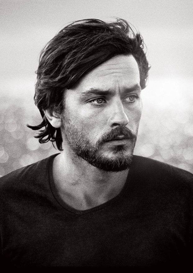 culturainquieta's tweet photo. Alain Delon, bellísimo. Actor francés. Icono de la cinematografía europea de las décadas de 1960 y 1970; también reconocido como icono de la apostura masculina europea de los años 1960.

Fotografía, Les Aventuriers, 1967 https://t.co/rXQHK4I1VR
