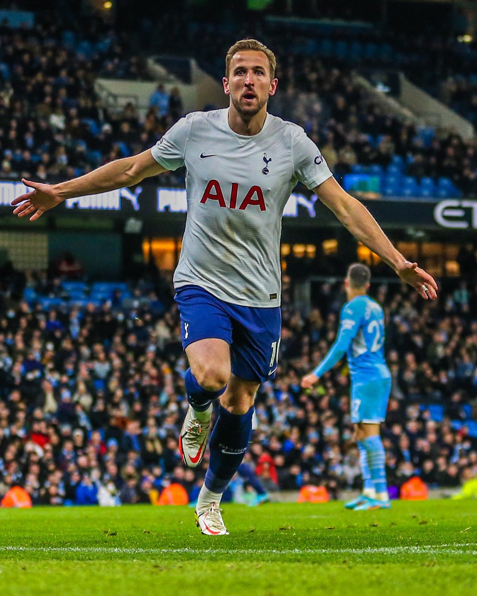 FabrizioRomano's tweet image. …and here’s why Manchester City had four formal approaches and two official bids turned down for Harry Kane last summer. Last one: €150m plus add ons. ‘Untouchable’ for Spurs. 🔒🏴󠁧󠁢󠁥󠁮󠁧󠁿 #THFC

His relationship with Antonio Conte is something else. More than special. What a game.