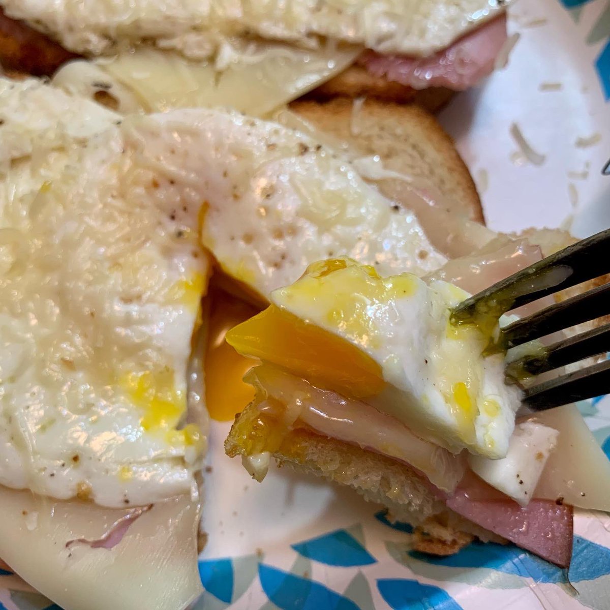 Autumn_Griffin's tweet photo. #Saturday morning #Brunch ~ #OpenFaced #OverEasyEgg #Ham #Swiss & #Parmesan #Sandwich . #OneLove โค๏ธ #BobMarley #Coffee โ๏ธ. #OpenFacedSandwich #Deliciousness . https://t.co/MTOctL4NZd