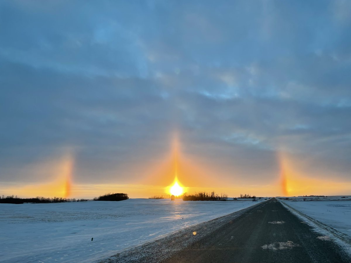 myrna_lees's tweet photo. @LaurenInTheWild Manitoba winter sunset https://t.co/fiSPlkCpGt