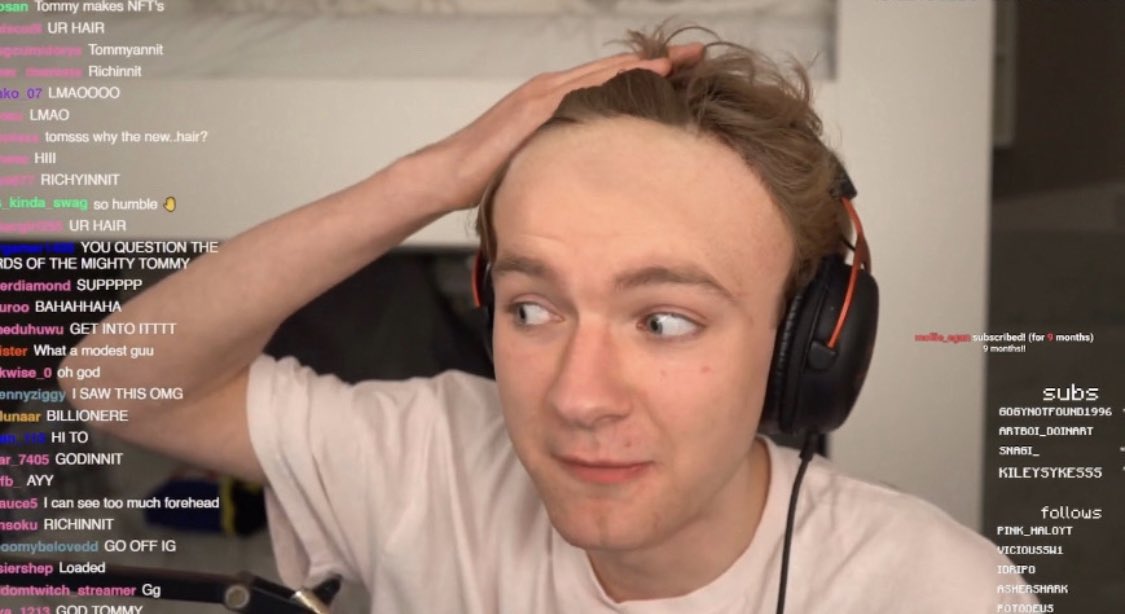 JackManifoldTV's tweet photo. @tommyinnit and I somehow still have a better hairline 😭 https://t.co/DBoPtMjPkQ