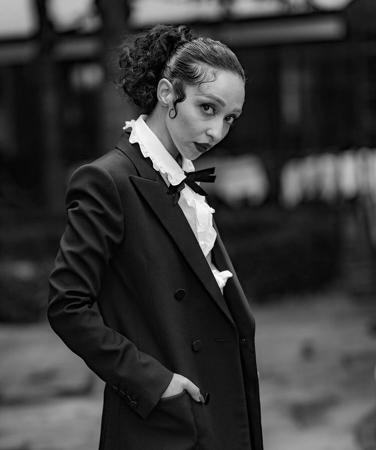 𝐏𝐥𝐨𝐭 𝐭𝐰𝐢𝐬𝐭.