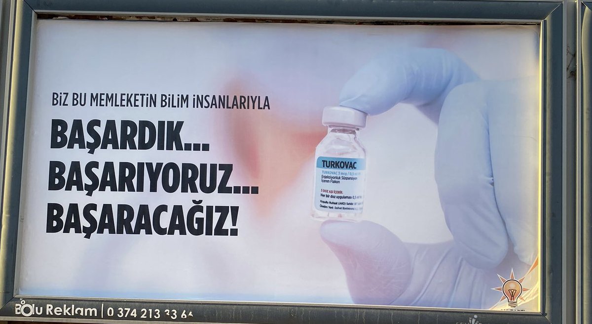 Afişe bakın. Altındaki logoya bakın…Sanırsınız aşı Ak Parti’nin laboratuvarında üretilmiş…
Madem aşıyı siz buldunuz, adını da #Akovak koysaydınız. 
Gençlerimiz geleceğini çaldınız, bari bilim insanlarının emeğini çalmasaydınız. #Gitcek