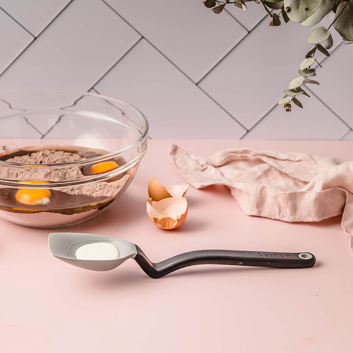 SpitsSpoons's tweet image. Features that measure up!
Supoon lets you scrape, measure (tbsp &amp;amp; tsp), stir, mix, scoop, and serve using the same spoon - leaving you even less to clean up.⁠
⁠
#supoon #cookingspoon #baking #homebaked  #kitchentools #kitchengadgets #cake #beautifulbaking #cakelover #dessert