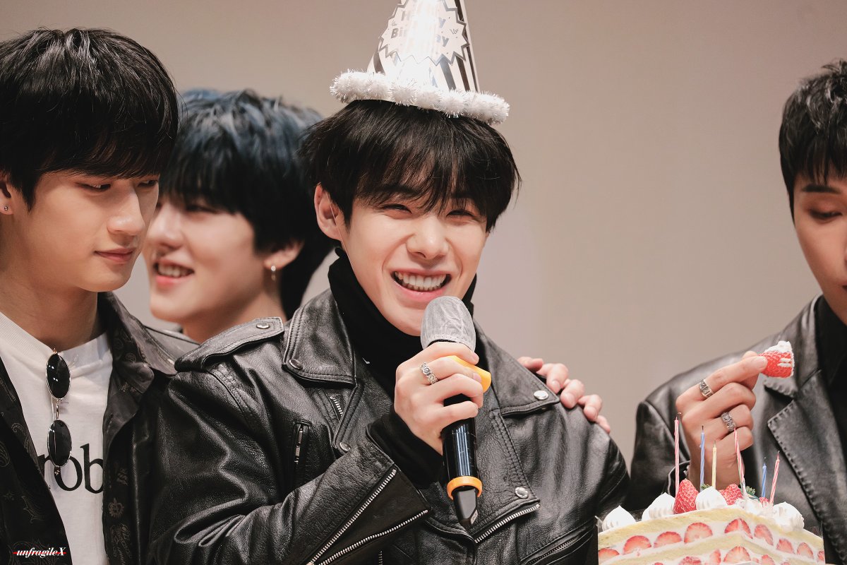 220219
#XEN #젠 #OMEGA_X #오메가엑스 
HBD