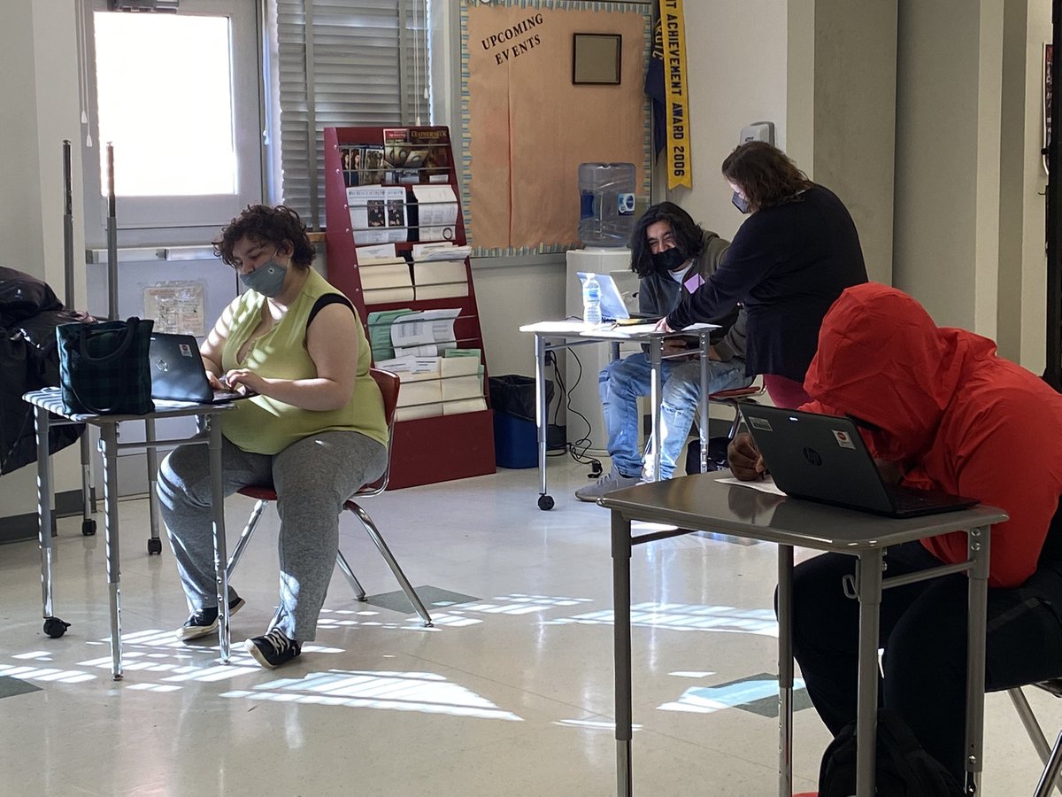 BookerYalonda's tweet photo. ELA PEEL lessons and Math skills being revisited in Sat Schl while PFET &amp; Health Ss are meeting w success, under the direction of our awesome Warrior Teachers @JamelJernigan @KyriaJoseph @RisingMady17 @MrsRBomar @theetydscott @WoodlawnHS_BCPS https://t.co/nL4iQtZKwF