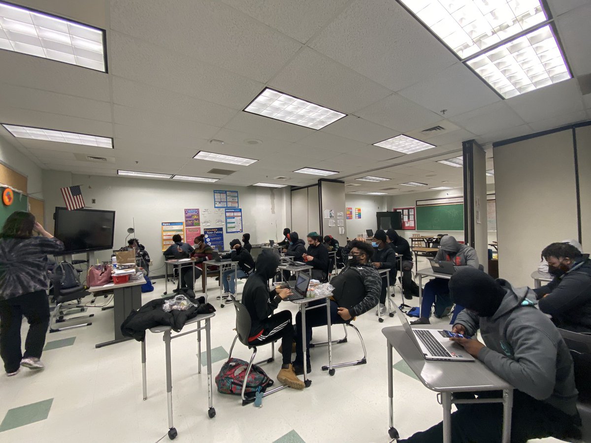 BookerYalonda's tweet photo. ELA PEEL lessons and Math skills being revisited in Sat Schl while PFET &amp; Health Ss are meeting w success, under the direction of our awesome Warrior Teachers @JamelJernigan @KyriaJoseph @RisingMady17 @MrsRBomar @theetydscott @WoodlawnHS_BCPS https://t.co/nL4iQtZKwF