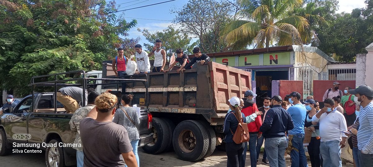 Promotores Solidario de la UVE Brenda  Cano Torrez Realizan 
Descargue de Paquetes Alimenticios  ...Restituyendo  Los Derechos  de Los y Las 
Tipitapeñas <a href="/EL_TAYACAN_/">Carlos L. Tinoco</a>  <a href="/guerreradelsur7/">Tani Kbzas❤🖤🇳🇮</a>  <a href="/91KarolM/">Karol</a>  <a href="/egslopez07/">Erick Sanchez</a> <a href="/Hamineka/">Hamilton Galeano</a> <a href="/88_zuiga/">christopher zuñiga</a>