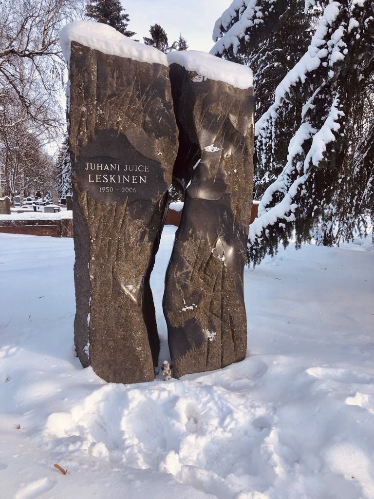 on sielu sinne usein purjehtinut
missä hengitykses vielä kuulla voin

(hyvää syntymäpäivää, J!)