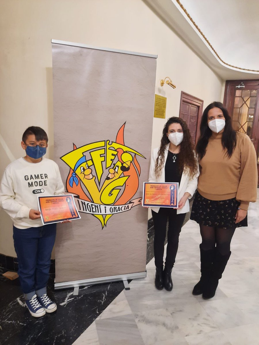 rmaeztuhfurio's tweet photo. Ahir vam recollir el premi atorgat per la Fed. de falles amb especial ingeni i gràcia per la nostra falla inf. 2021 “#LOL”, de Sergio Alcañiz 🎨 

Enhorabona, artista, i que el teu segell d’identitat continue valorant-se i premiant-se! 🏆 

#sentimhumanista https://t.co/rH9ESavDm1