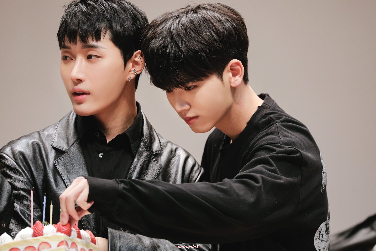 220219
#OMEGA_X #오메가엑스 #혁
