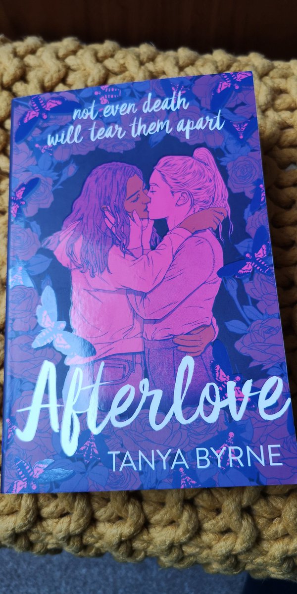 Just finished Afterlove by @tanyabyrne and it's so good. It's so good. It's the sort of good that makes you want to go back in time and thrust this book at your teenaged self and say, 'It's okay, read this.'