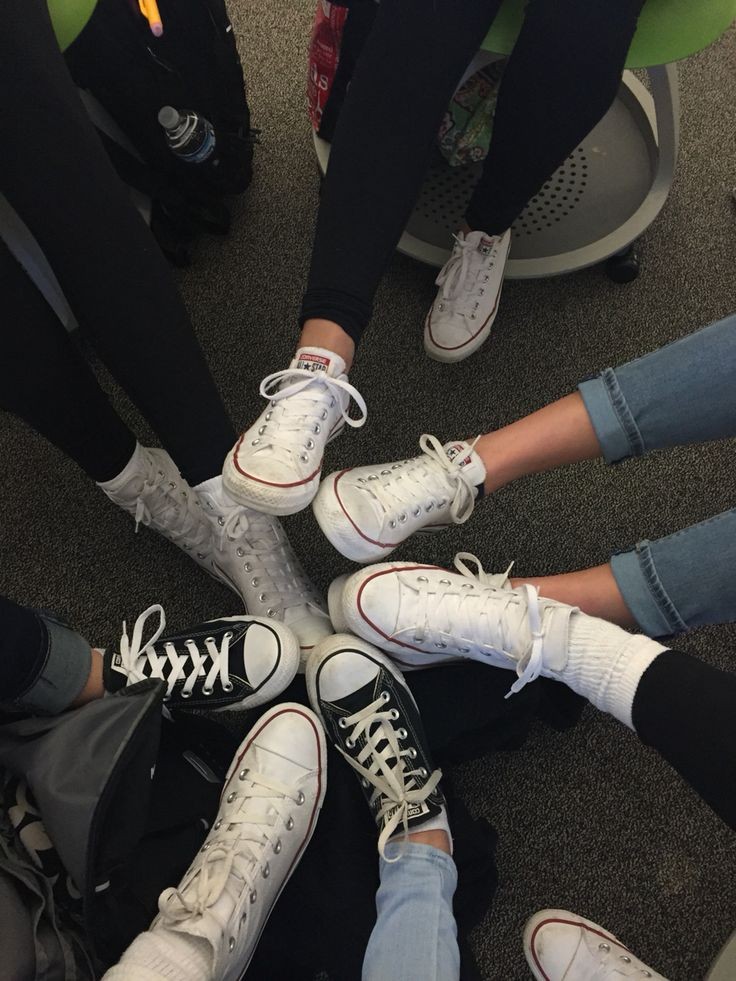 melisfion's tweet photo. PARABÉNS MÃE DO SQUAD!!!
você nos tira da morte iminente todos os dias e te amamos muito por manter o grupinho literalmente vivo <33 ARRASA O LACRE MILLS
(tomem fotos exclusivas do esquadrão aq https://t.co/HCnBIXRLKP