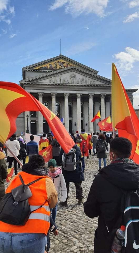 TmesegenT's tweet photo. #Tigray|ans in #Munich, #Germany held a rally against #TigrayGenocide 

#EndTigraySiege #EndTigrayGenocide
 
@MunSecConf @GermanyDiplo @OlafScholz @eu_eeas @VP @FCDOGovUK @francediplo_EN @StateDept @AsstSecStateAF https://t.co/ABzuNC4z47