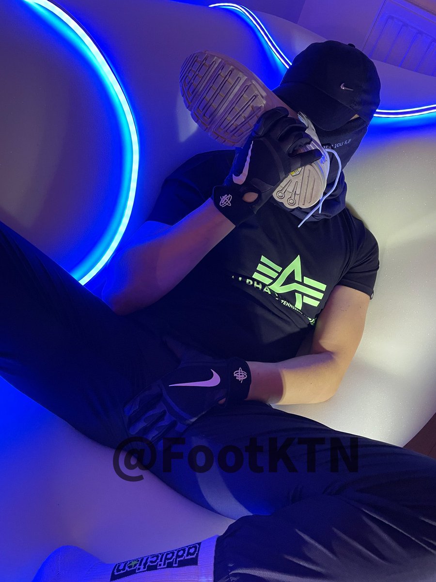 FootKtn's tweet photo. Qui vient sniffer avec moi

#gayfetish #gayhot #gayfollow #gaysocks #fetish #gayfeet #gaykiffeur #kiffeurdetn #kiffeurdeskets #gaytn #niketn #fetishtn #whitesoxfetish #fetishgay https://t.co/5ajQgxqItV