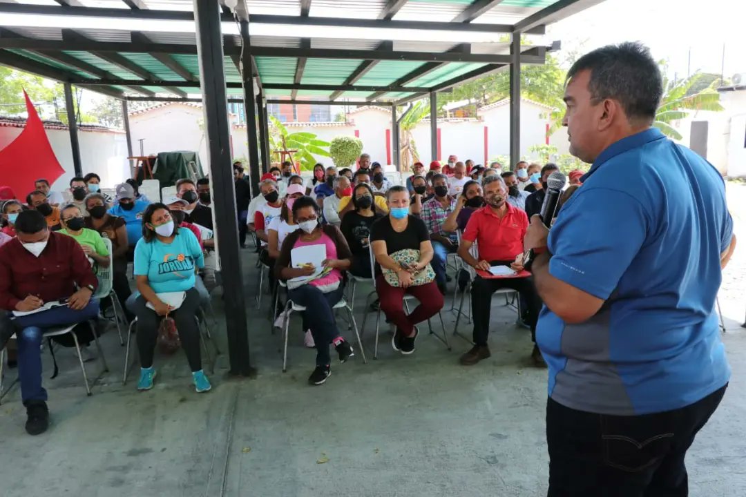 Debatiendo y afinando estrategias junto a nuestro equipo político municipal de PSUV, la JPSUV y las UBCH

¡Rumbo al 5to Congreso Nacional!

#TuFuturoNuestroCompromiso #3RParaVencer #UnidadLuchaYVictoria
<a href="/nicolasmaduro/">Nicolás Maduro</a> <a href="/dcabellor/">Diosdado Cabello R</a> <a href="/taniapsuv/">Tania Valentina Díaz</a> <a href="/torrealbaf/">Francisco Torrealba</a> <a href="/PartidoPSUV/">PSUV</a> <a href="/PrimitivoPsuv/">Antonio Primitivo Cedeño</a>