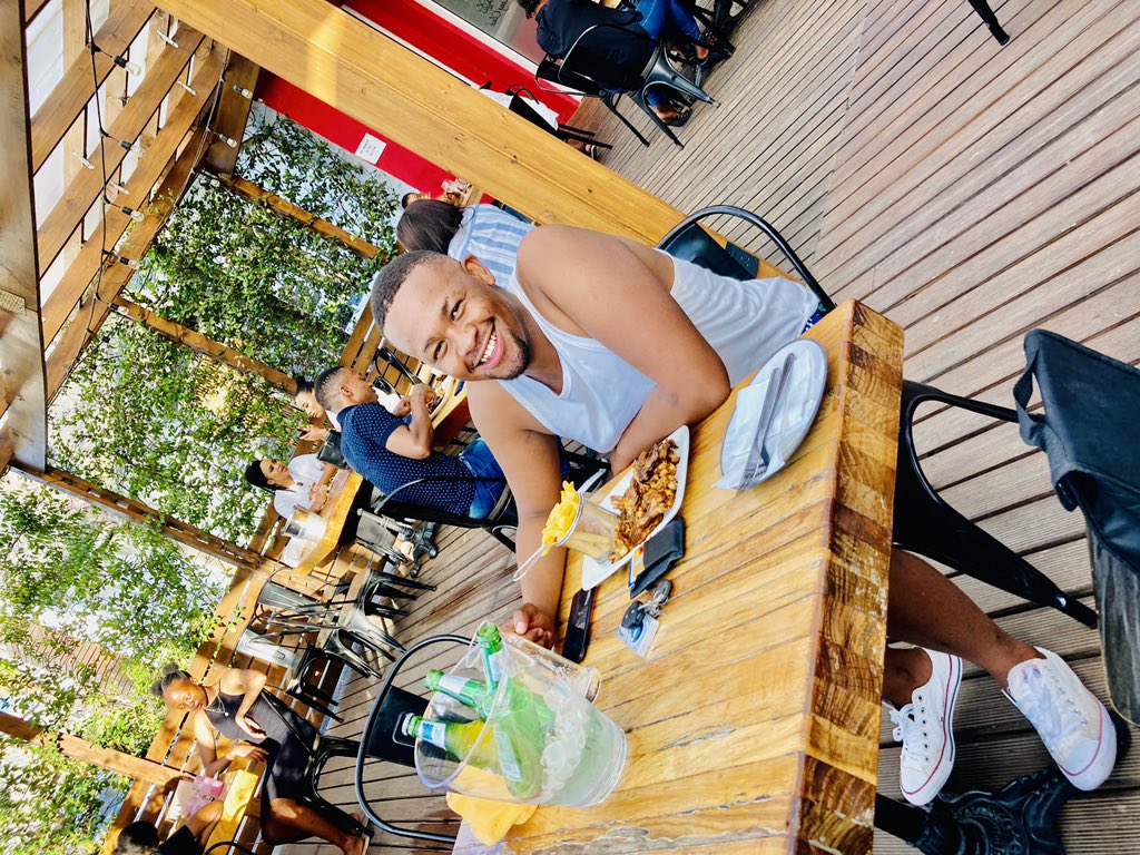 athulendukwana2's tweet photo. I’ve heard it said that every day you need half an hour of quiet time for yourself, or your Self, unless you’re incredibly busy and stressed, in which case you need an hour...
#🏳️🌈
#metime❤️
#missingsomeone🥺💔
#kingclub
@castlelitesa https://t.co/KNXYBTuBCZ