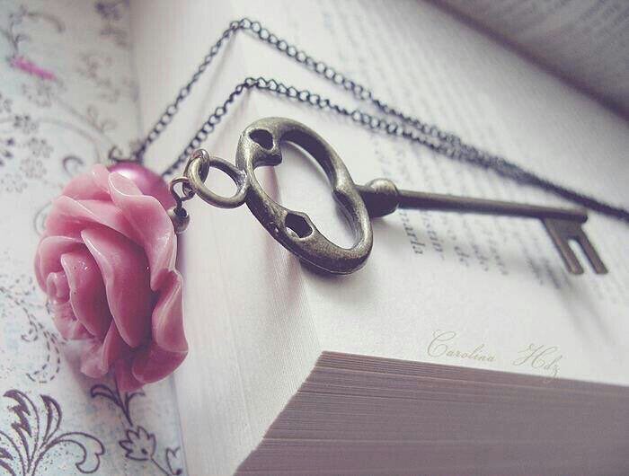 raiq_55's tweet photo. بعض الناس كمفاتيح الذهب
 يفتحون كل قلب بحسن كلامهم ، 
و روعة مشورتهم ، و كريم أخلاقهم .. 

⁧ https://t.co/rWNU4UJNc0