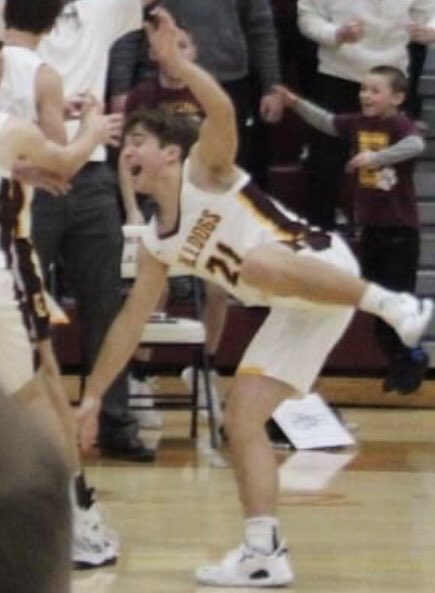 <a href="/q_blue21/">Quentin Blue</a> loving that new “Land that plane ✈️ “ dance move! 
😆 👊🏻