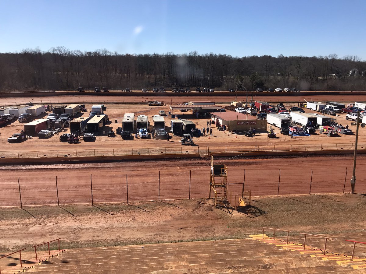 GARacingPodcast's tweet photo. The Podcast is at @LavoniaSpeedway under brilliant sunshine for today’s Spring Natty as the track kicks off their 2022 season
#springnatty https://t.co/bdAB22ZBAP