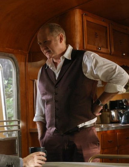 CooldudeSpader's tweet photo. Less than a week until THE ALMOST COMPLETE SUIT, and the utterly cool man in it, is back! LOVE the suit. #TheBlacklist #JamesSpader #fashion https://t.co/e6WisZK3t6