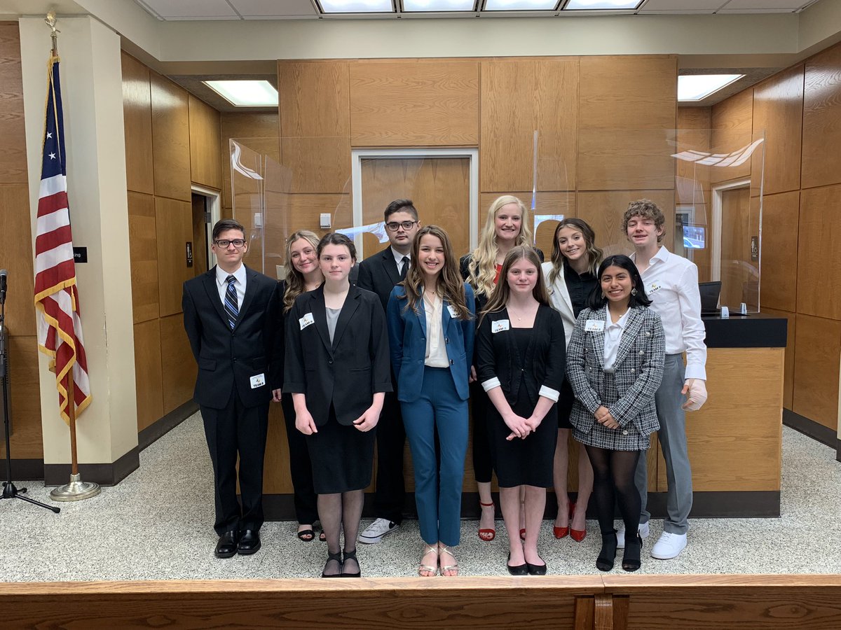 eisd_mprice's tweet photo. @edgewood_isd High School Mock Team competed in their first ever TX High School Regional Mock Trial Competition! #EdgewoodByChoice https://t.co/QIrweuu21i