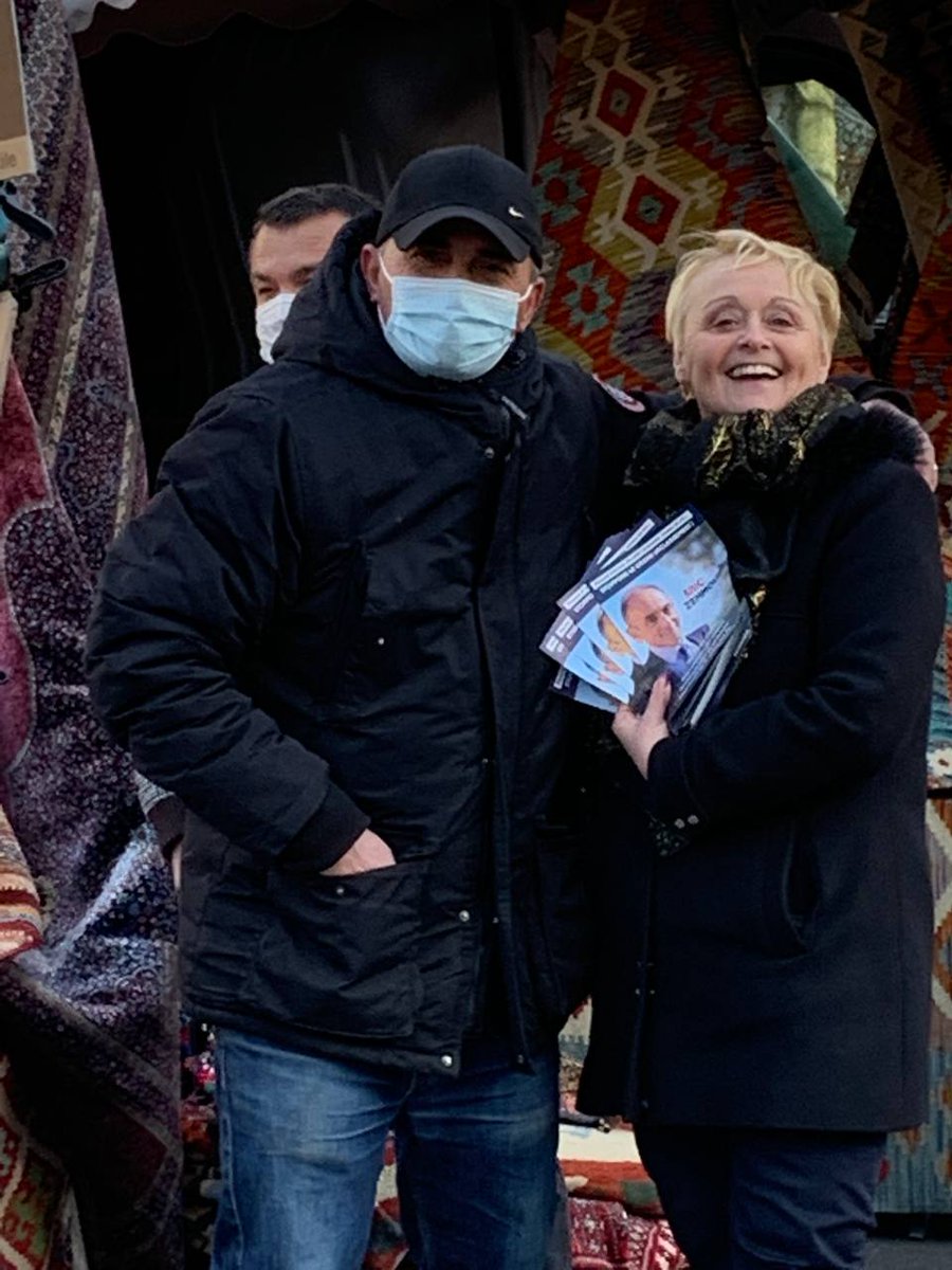FranckLC's tweet photo. Ce matin sur les marchés avec l'équipe de @ReconqueteXiv - @ReconqueteParis à la rencontre des habitants du #14e. Des #Quatorziens toujours plus intéressés par le programme de @ZemmourEric - @Reconquete2022 !
#ZemmourPresident 
#Zemmour2eTour 
#Paris14 https://t.co/9UOrYVbqsd