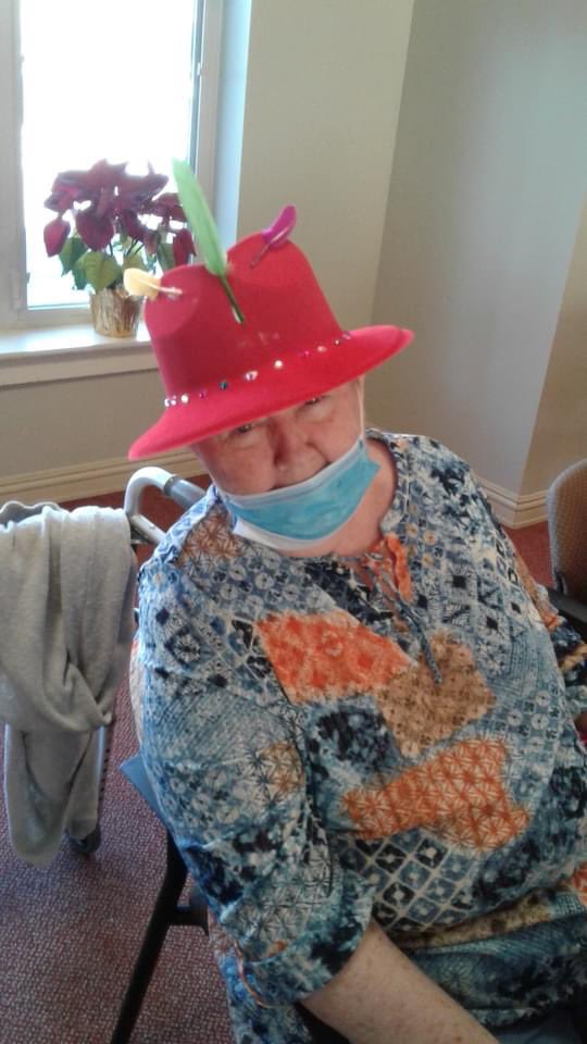Our Burholme residents had a wonderful arts and crafts day this week! Take a look at the stylish hats that these ladies decorated! #WEL #seniorliving #artsandcrafts