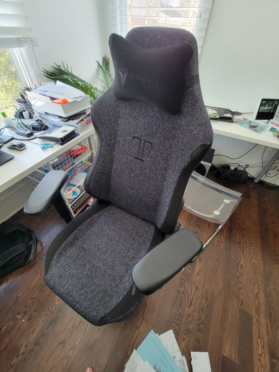 clayson's tweet photo. #Secretlab https://t.co/KmWhtH4UZh