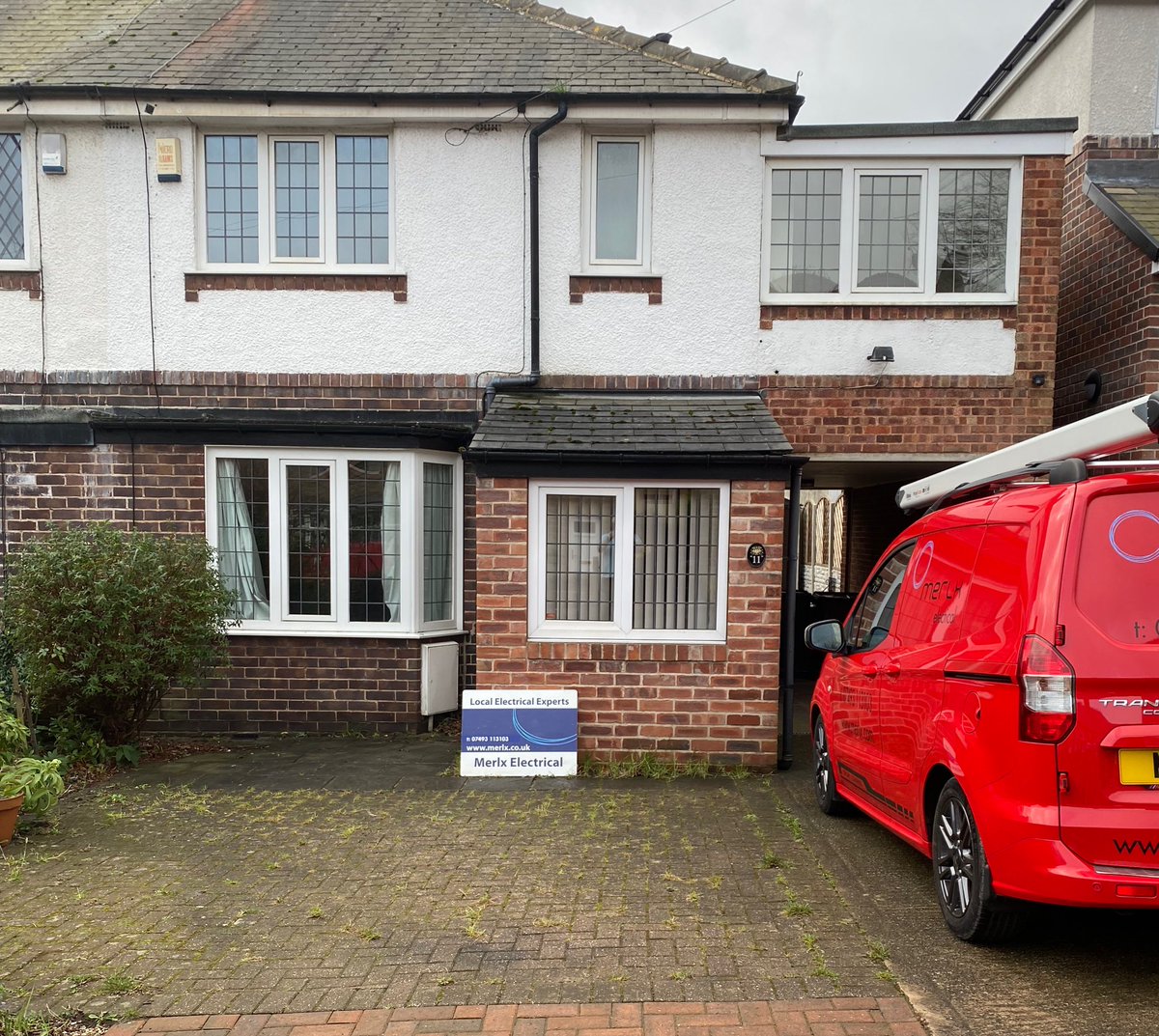 Local Electrician you can trust give us a call.

#merlxelectrical