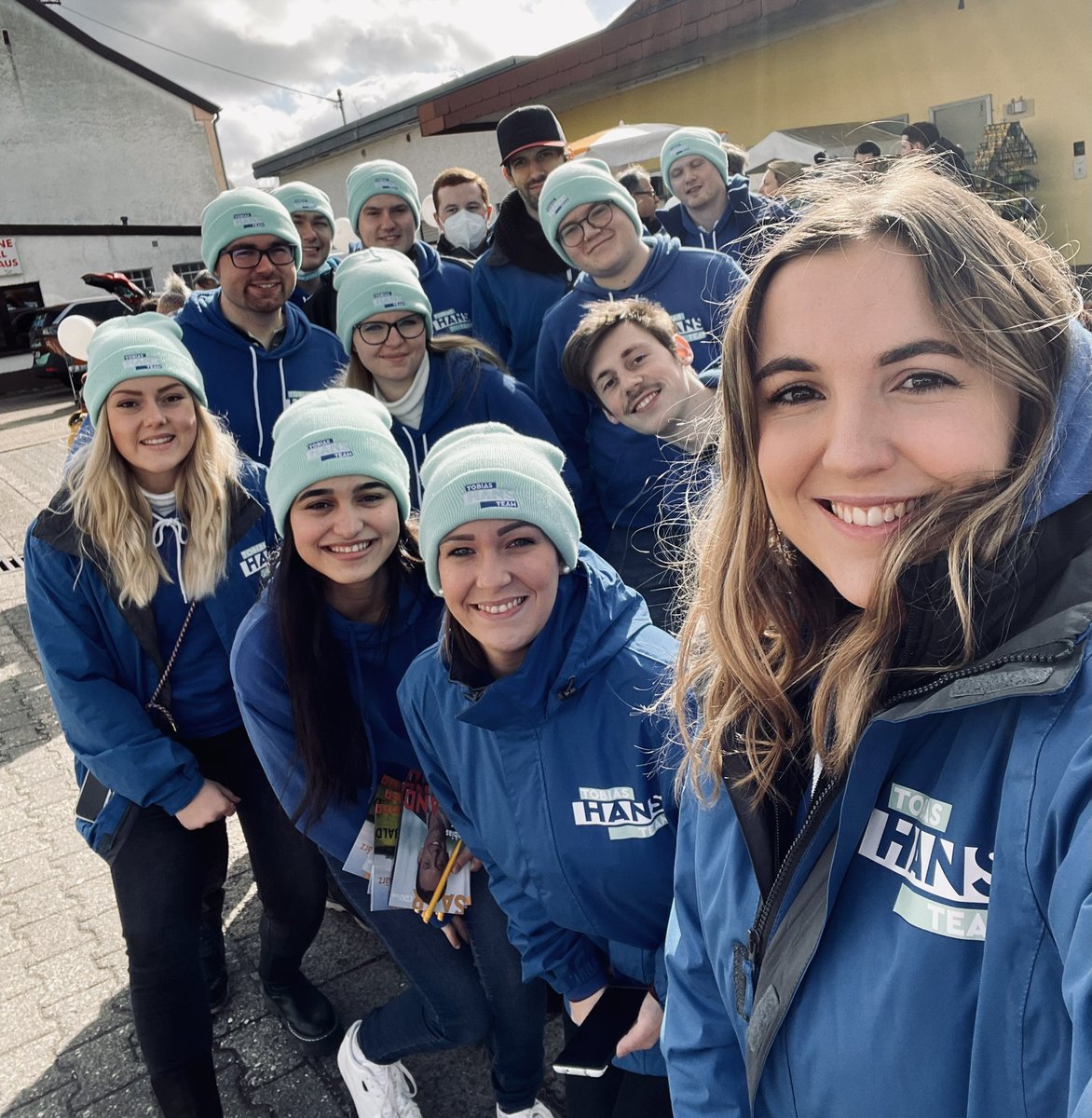 _laurakraemer's tweet image. Weil's am 27. März um nichts weniger geht, als die #Zukunft unseres Landes -  wir kämpfen mit @tobiashans um jede Stimme! 🙌🏼 #sogehtZukunft