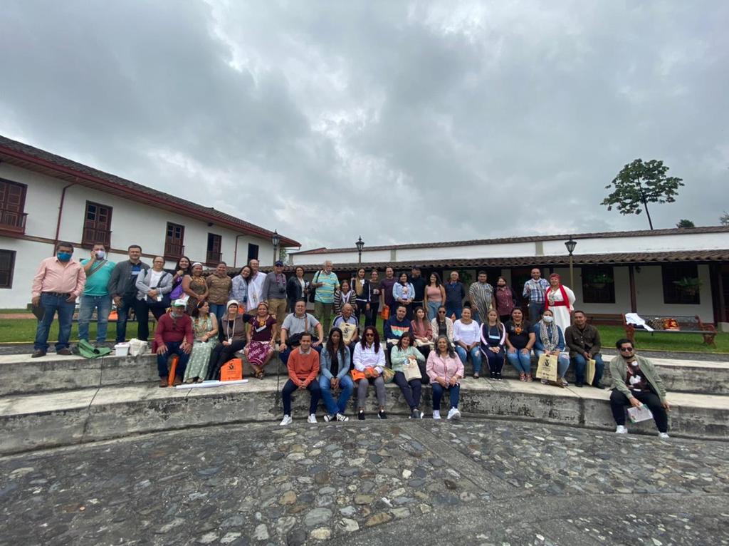 Inicia en Santa Rosa de Cabal el Encuentro de la Expedición Pedagógica con maestrxs de diferentes instituciones educativas de 20 municipios del Eje Cafetero, Valle y Antioquia. #40añosMovPedagógico
<a href="/AEXCID_/">AEXCID</a> <a href="/LigaEducacion/">La Liga de la Educación</a> <a href="/INCIDEMSP/">INCIDEM Spain</a> <a href="/mseeducacion/">Movilización Social por la Educación</a>