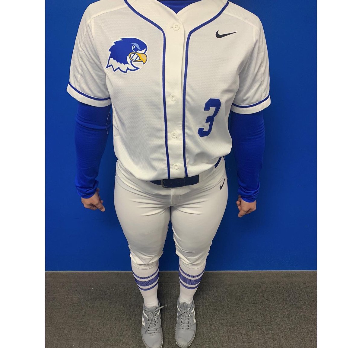 Had to surprise the team with some new drip for the 2022 season 🥶 we are 6 days away y’all 💪🏼