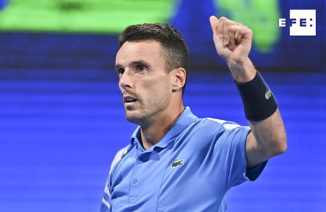EFEdeportes's tweet photo. #ÚLTIMAHORA | 🏆 Bautista se venga de Basilashvili y reconquista Doha. https://t.co/Rod1ILB4ma