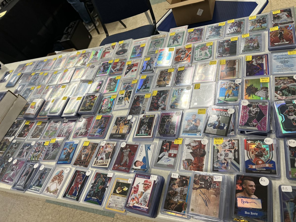 imac1ntosh's tweet photo. If you’re not at the South High American Legion Sports Cards Show than where the eff you at?!?! #cardshow #sportscards #footballcards #columbus #ohio #basketballcards #baseballcards #localcardshow https://t.co/VJGPAxc7yv