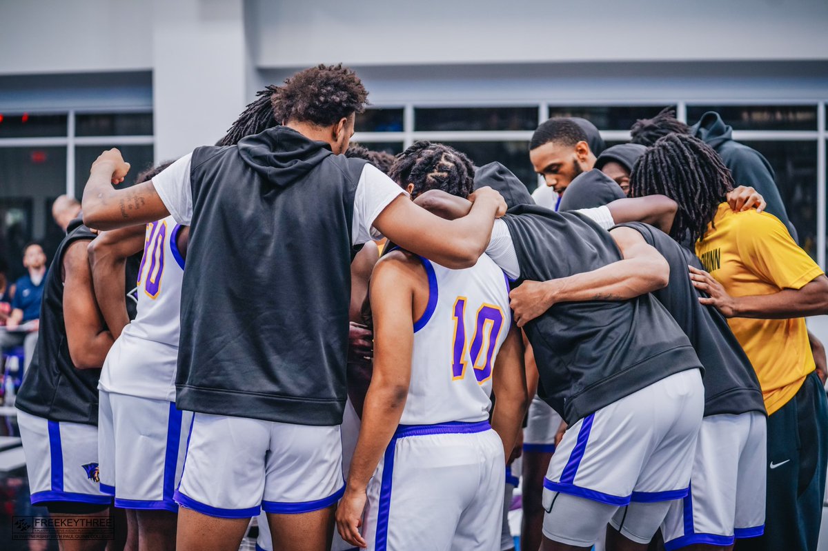 CoachBEspinosa's tweet photo. It’s @PaulQuinn1872 🐯 Game Day 
💜Our last home game of the season 💜
🆚@XULA1925 
⌚️4PM
📺 https://t.co/52mUK5B3rz https://t.co/5Io5GWscEr