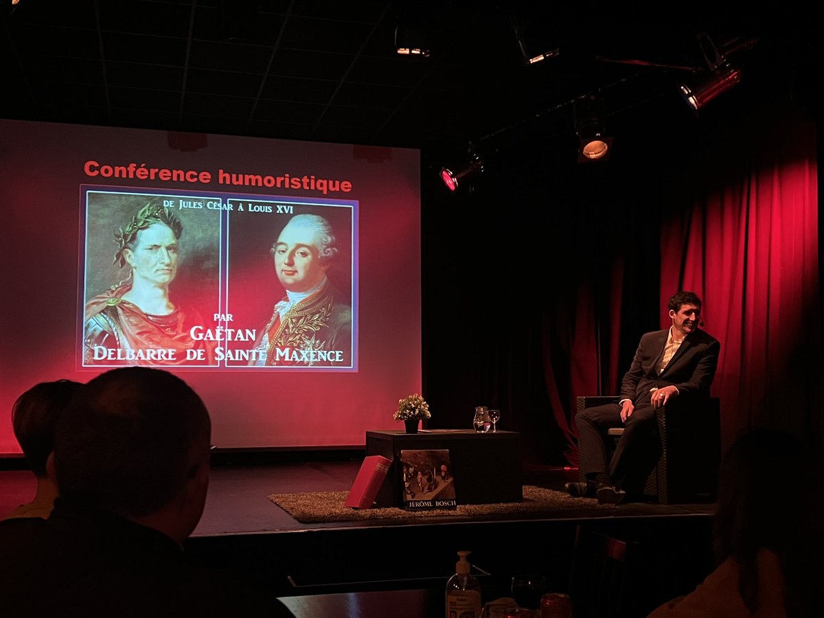 Moment très sympathique avec la présentation de l’histoire de France à <a href="/LaRueasso/">La Rue</a> hier soir avec un présentateur hors norme extrêmement compétent. Merci à lui et à <a href="/LaRueasso/">La Rue</a> comme d’habitude.