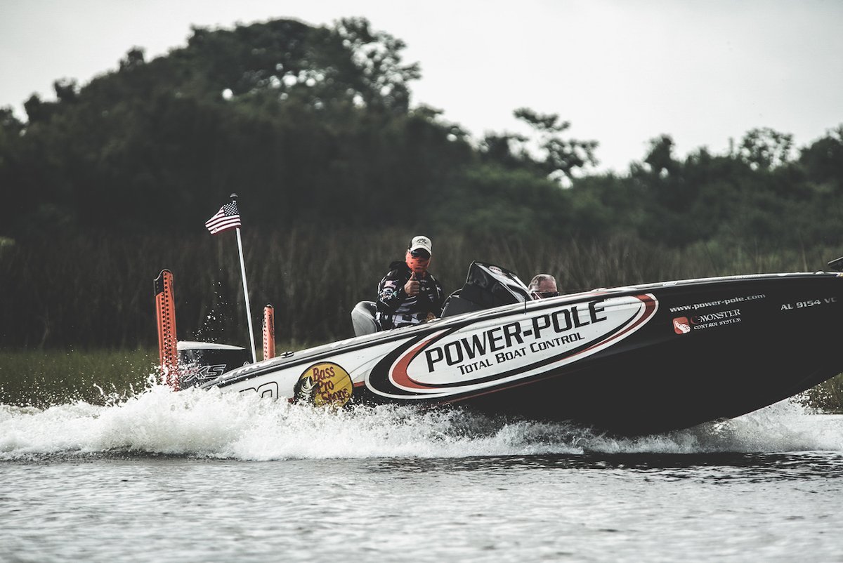 Letting that 🇺🇸 flag fly and headed full steam into Stage 2 of the Bass Pro Tour on Lake Fork.