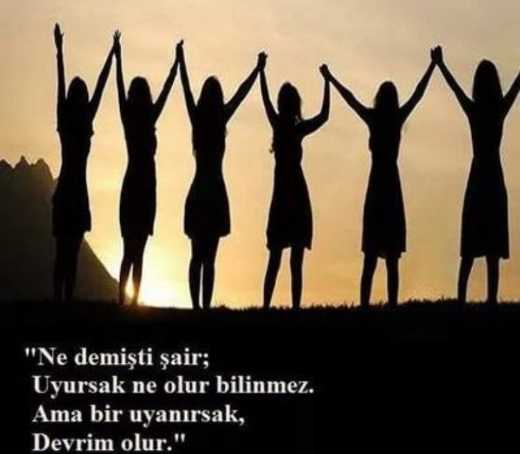 crazyblue01's tweet photo. Kutsal Cumartesi Dostları keyifli akşamlar olsun 🥂#devrime #barışa #özgürlüğe #adalete #Geççek #Gitcek https://t.co/bX6WDYT7ny