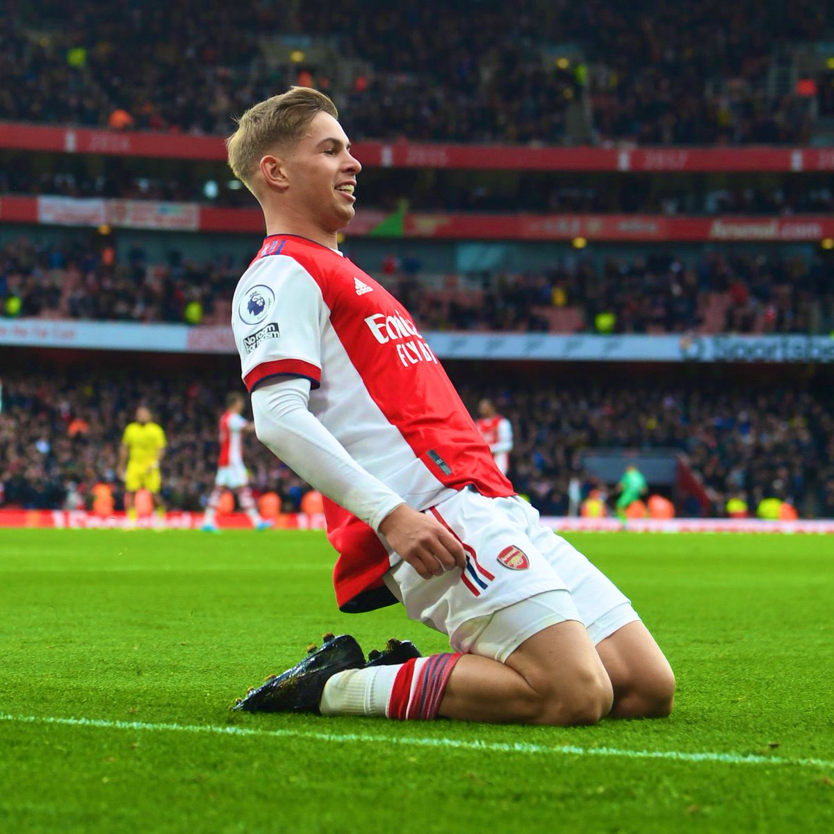 PatrickTimmons1's tweet image. Emile Smith Rowe has now scored more goals than any other midfielder in the Premier League this season.