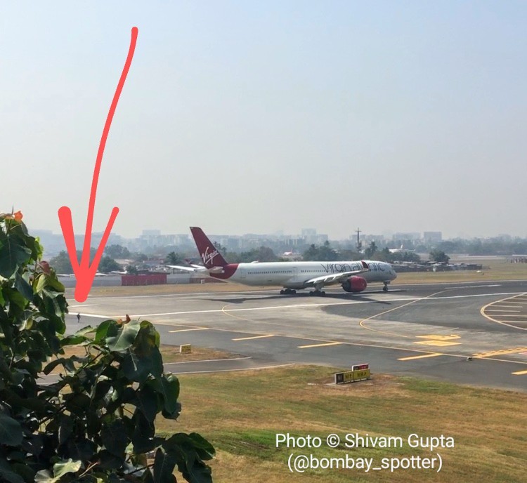 VishalJolapara's tweet photo. BOM planespotters noticed it BEFORE ANYONE ELSE!
This absolutely invaluable set of keen eyes &amp; ears that is never given its due, instead treated with disdain or worse.
@CSMIA_Official you have 🇮🇳's highest number of planespotters - it's time you gave them some recognition 🤝🏻 https://t.co/UkAd0Dja7A