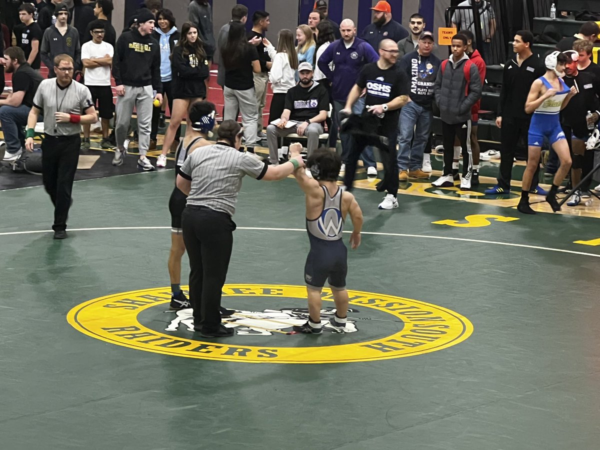 ADButlerOW's tweet photo. Jayton Hay does it again with a pin in the second period!  @owhswrestling https://t.co/lWOSLC6Yyu