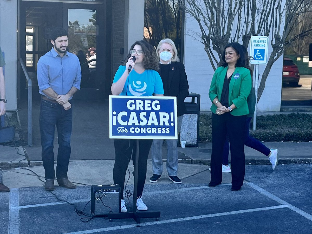 WDActionPAC's tweet photo. Big Labor Canvass for @GregCasar with @PramilaJayapal, @LaCongresista, &amp; other #ATX labor groups.
 
We’re here with our proud partners in the labor movement to knock on doors for the candidate we know is pro-labor, pro-immigrants and will deliver for working families in #TX35. https://t.co/VFwFDOA0xK