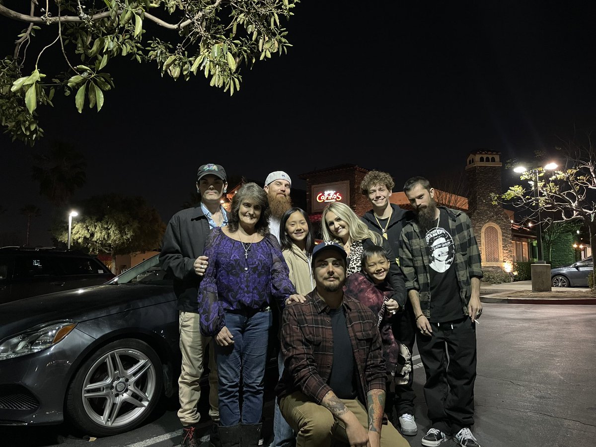 sidekickryan's tweet image. Took mom out to dinner last night since she’s leaving in 3 days🍝🇮🇹💙