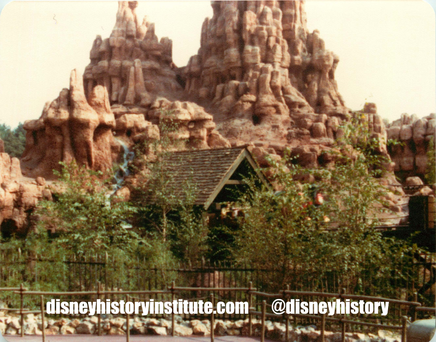 DisneyHistory's tweet photo. Just a general, but still great, image of Disneyland's Big Thunder Mountain Railroad. #randomDHI #Disneyland #BTMRR https://t.co/Cqdp20KzwL