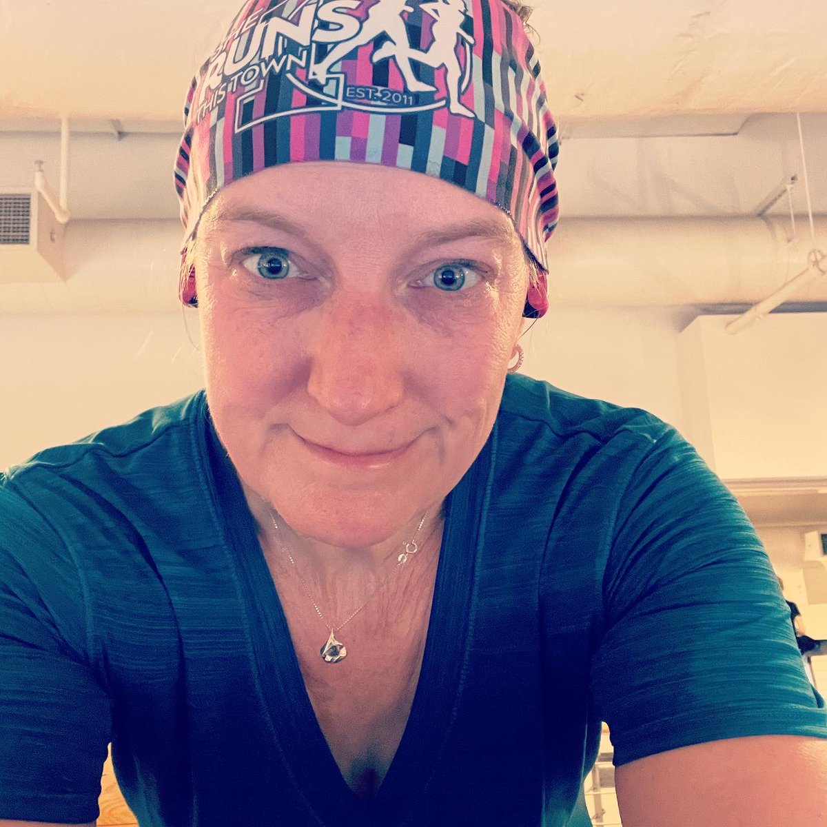 TeresaLill262's tweet photo. 6 hotel treadmill miles (split into a 4 then 2 with a little stretch break).
And I think all hotel gyms should look like this!
#momsrunthistown #Couch2Marathon #runVA #runNorway #runSeattle #worktrip https://t.co/9u43qXE2HL