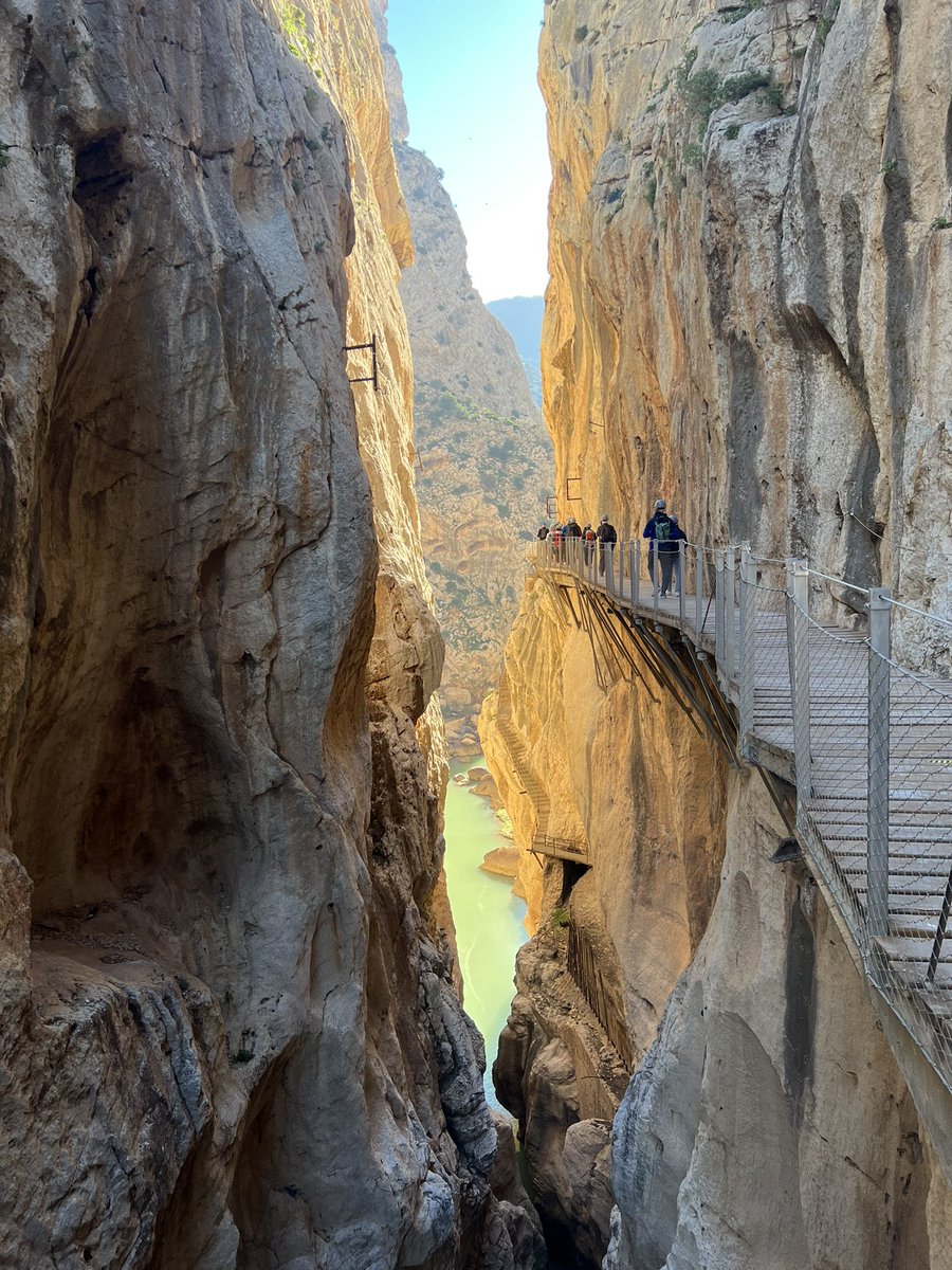 Tech_Stuuff's tweet image. Shot on #iPhone 13 Pro Max. No filter. Stunning. What a beautiful device. #Apple